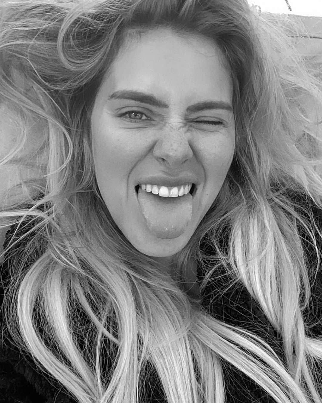カロライナディークマンのインスタグラム：「#emojimagem 😜 qual é a sua?」