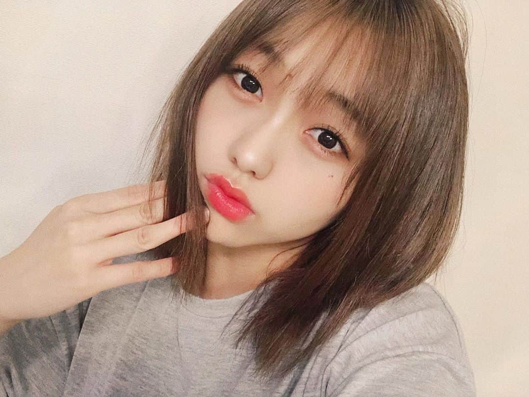 澤田桃佳のインスタグラム：「先週のライブのとき 2週間ぶりにパッチリメイクしたよ☺︎ メイクの仕方忘れたかと思った（笑） 成人式や、前撮りのときも自分でメイクするから勉強しておかないと〜〜〜 . . . . #メイク　#make #makeup #followｍe」