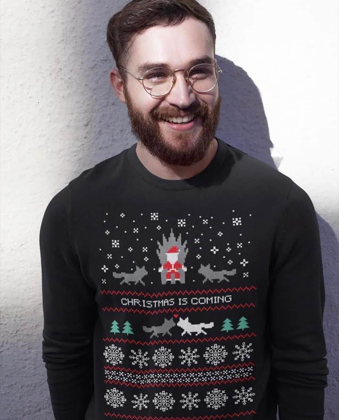 ピーター・ディンクレイジさんのインスタグラム写真 - (ピーター・ディンクレイジInstagram)「Christmas Is Coming! 🎅🏻  Check out these awesome Christmas Sweatshirts! You can get them from the link in MY BIO (Profile). ‼️ This is a limited edition so be fast! 🔥 Worldwide shipping 🌏  We print and ship all orders from USA 🇺🇸 Available in more than 15colors 🌈」10月21日 0時44分 - peterdinklage