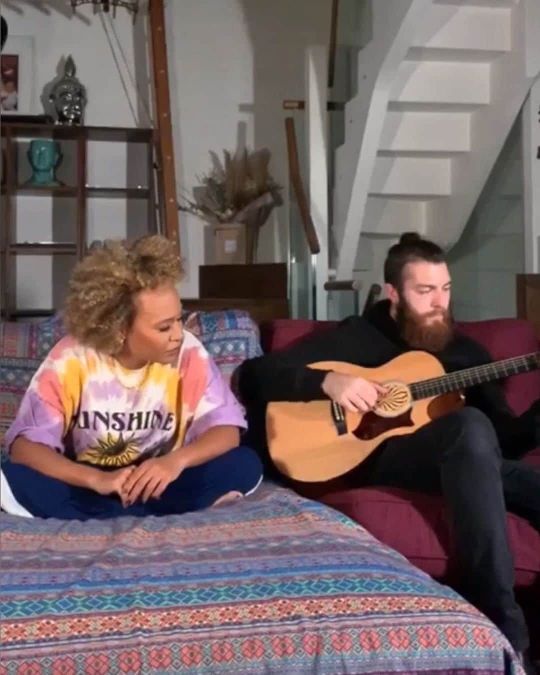 Emeli Sandéのインスタグラム：「Will you duet with me on @tiktok to my new song "More Of You"? It's out tomorrow 🙌🏽 Find me on TikTok now ➡️ @emelisandeofficial #MoreOfEmeli  Pre-save the track now at the link in my bio! @stonebwoyb @nanarogues」