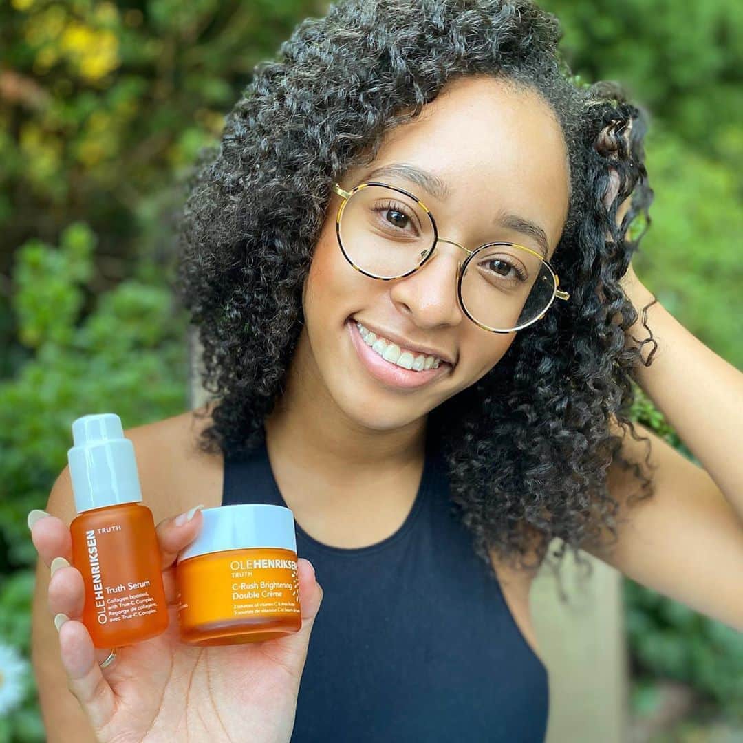 のインスタグラム：「"As someone with combination skin, I’m constantly looking for products that add glow and deep hydration without feeling greasy or oily on the skin — But I’m happy to report that I’ve officially met my perfect match with the @olehenriksen Truth Serum and C-Rush Brightening Double Crème! One of my favorite skincare combos for colder weather, this duo will brighten, tighten, and fight visible signs of aging.  (PS — I’m legit wearing nothing but a swipe of blush and a smidge of brow pencil in these pics. Yes, you read that right. Glow 100% compliments of OLEHENRIKSEN 🤩)" -@clapbacksandcontours.  Need these two in your life? Our new & exclusive Bring on the Bright Duo includes a full-size Truth Serum + C-Rush Brightening Double Crème for 40% off (a $96 value for $57). Tap this post to shop this set on OLEHENRIKSEN.com 😍」
