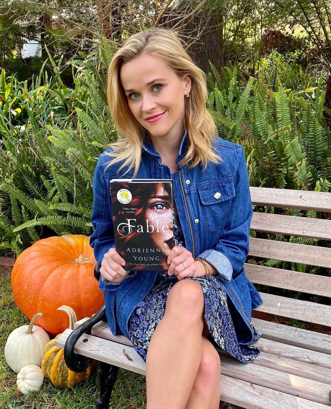 のインスタグラム：「Trader. Fighter. Survivor. It’s time for the October #YA book pic for @ReesesBookClub! This is an incredible,  adrenaline-filled adventure on the high seas called #Fable by @adrienneyoungbooks. Prepare yourself for a harrowing journey on pirate ships and deserted islands as Fable, who is tougher than any pirate you have ever seen, goes up against mother nature (and lots of scallywags) to find her long lost father. Pick up a copy and I'll SEA you over at @ReesesBookClub! (sorry.. I had to! )🙈⛵️🌊」