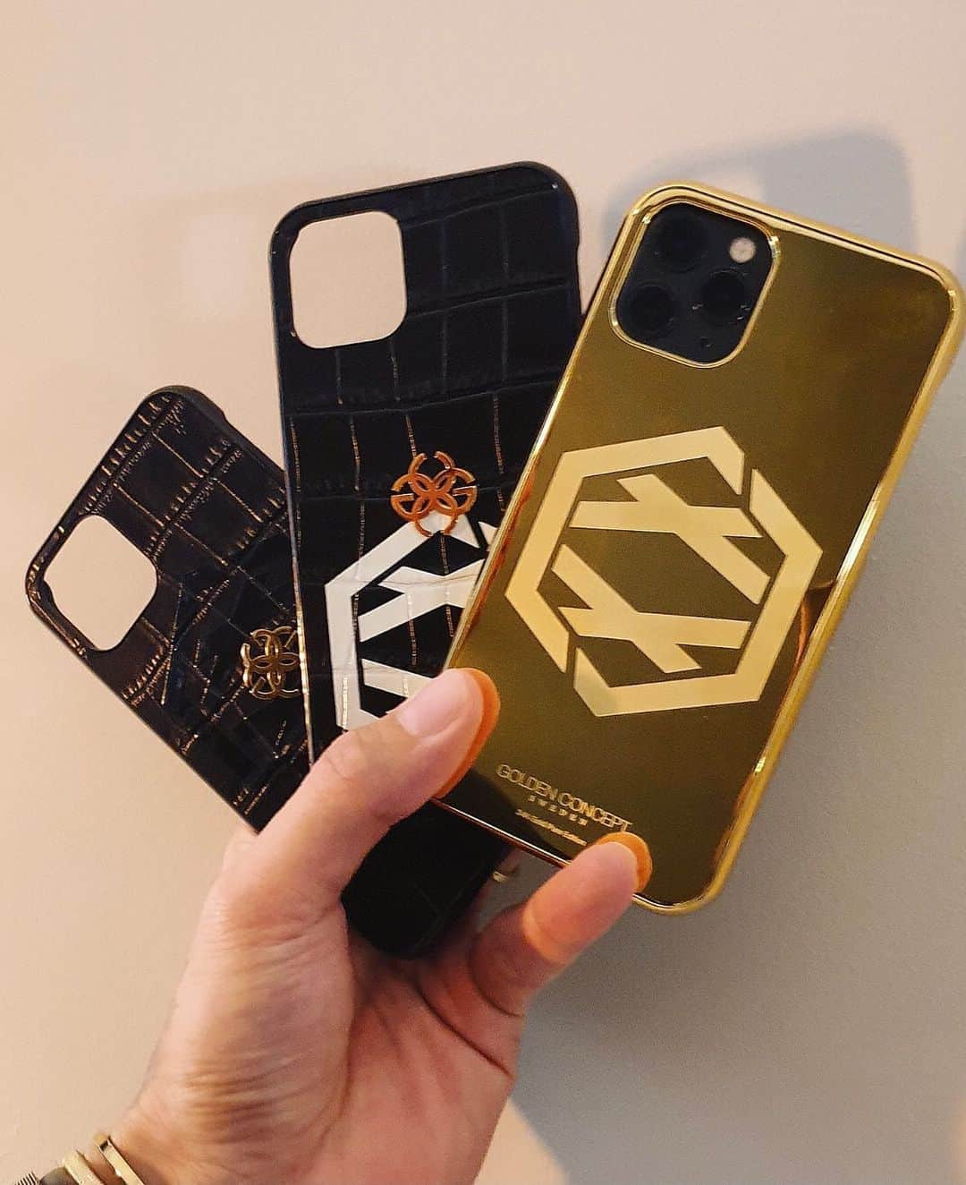 Blasterjaxxさんのインスタグラム写真 - (BlasterjaxxInstagram)「BLASTERJAXX PHONE CASES 🔥 Which one would you choose? 😏 - Thanks @goldenconcept & @ariooira for sending this awesome product!」10月21日 1時18分 - blasterjaxx