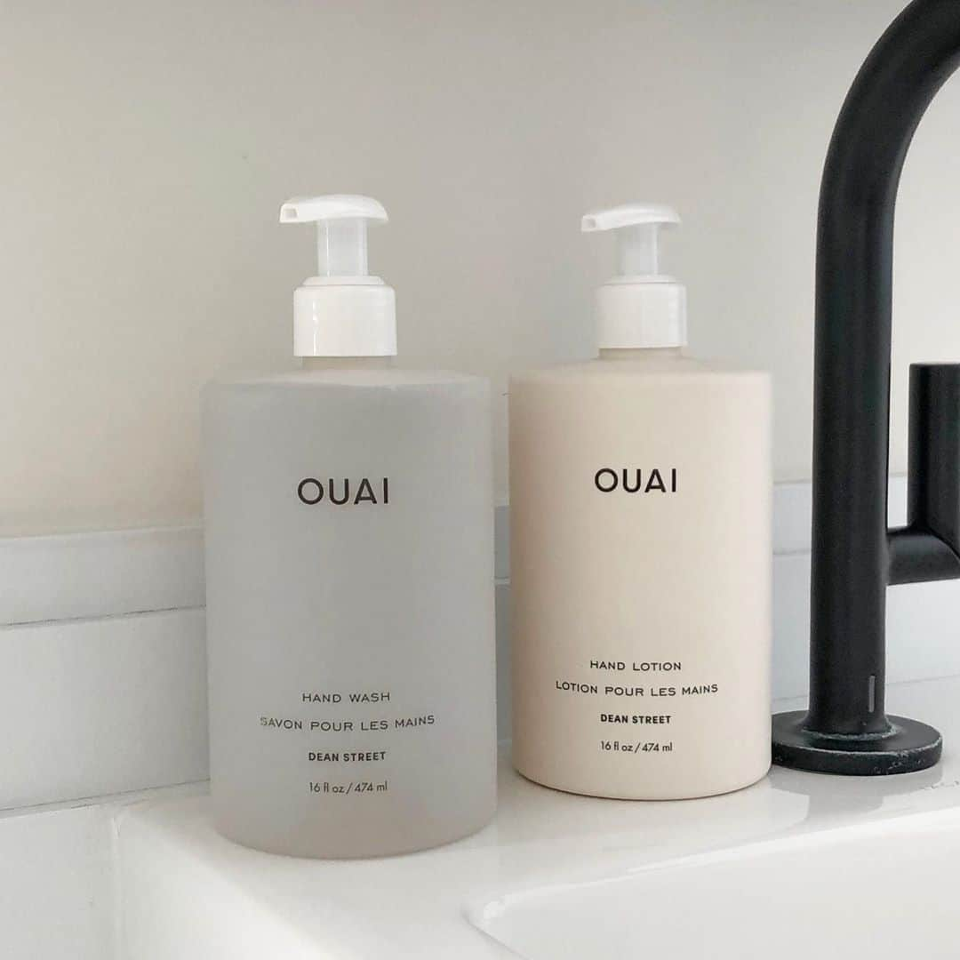 JEN ATKINさんのインスタグラム写真 - (JEN ATKINInstagram)「Hand Care is here!!! So you can rinse-a-OUAI 2020. Tap or link in bio to shop🧼」10月21日 1時44分 - jenatkinhair