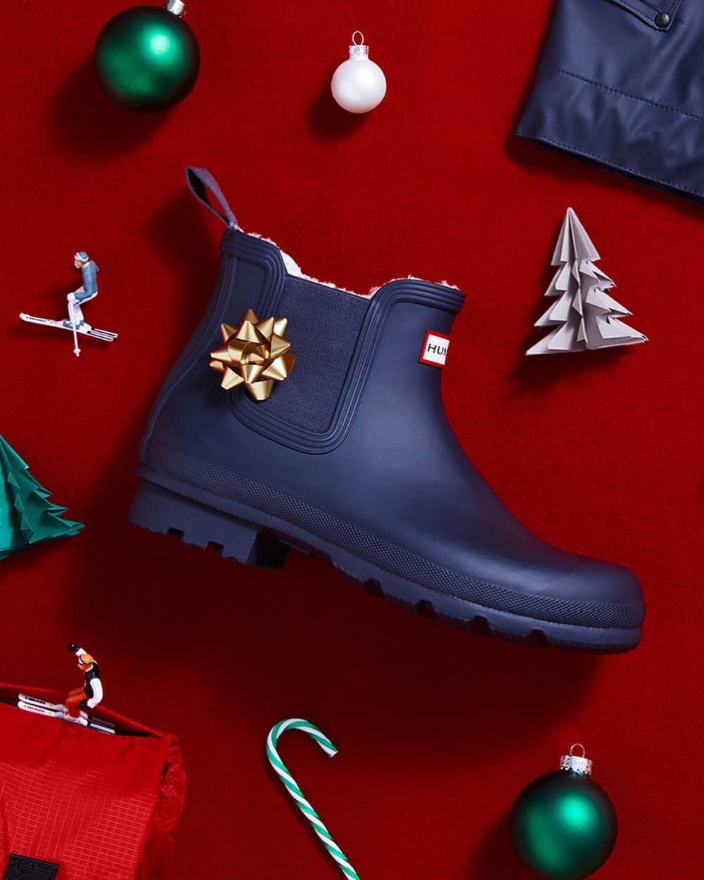 ハンターブーツさんのインスタグラム写真 - (ハンターブーツInstagram)「Get gifting. Because 2020 requires extra joy, make a head start on finding the perfect presents from today. Featured: The new Insulated Chelsea boot. #HunterOriginal」10月21日 1時38分 - hunterboots