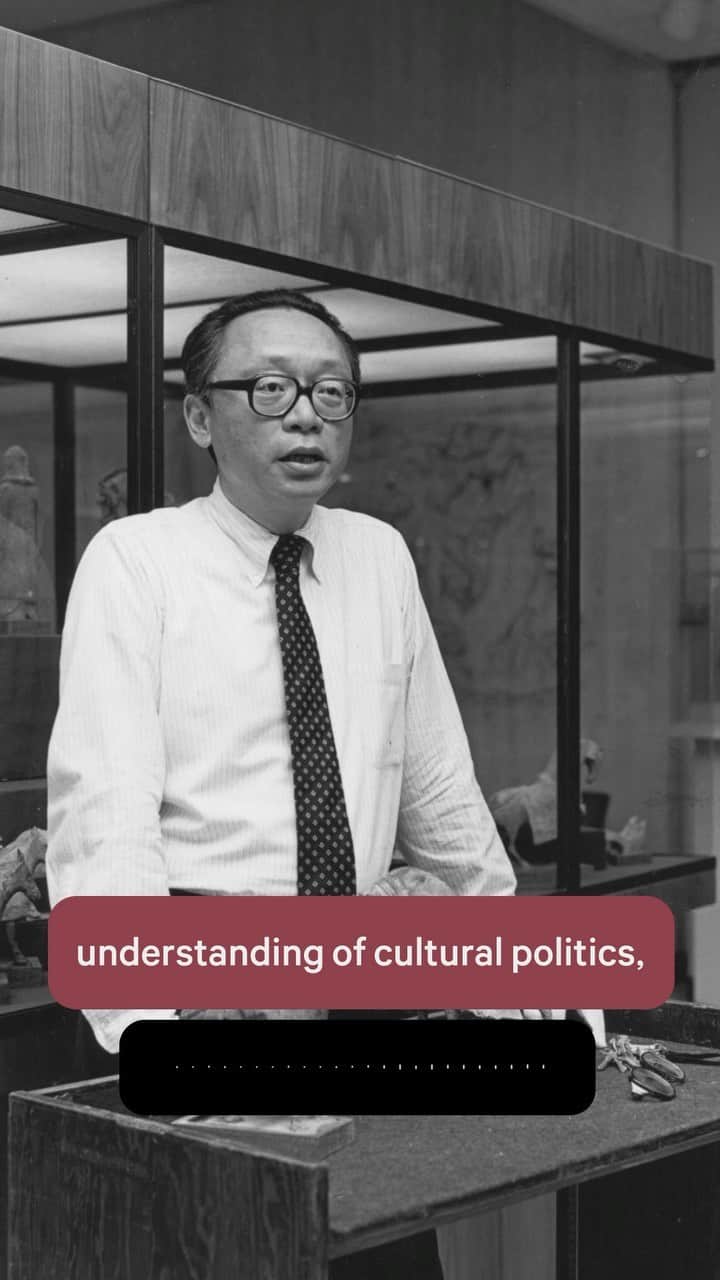 のインスタグラム：「"It is a story you have to tell, otherwise [an object] makes no sense—objects are inert, they sit there on the wall, and you have to use them."  🎧 👆 Tap to listen to the lasting influence of world-renowned Princeton scholar and professor #WenFong, who served as an advisor to the Museum in the 1970s and helped build and expand The Met's collection of Chinese, Japanese, Korean, Southeast Asian, and Indian art.   Hear more from Fong and others in the new #MakingTheMet audio guide—narrated by #SteveMartin—and explore more from the exhibition through our #MetPrimer at the link in bio.」