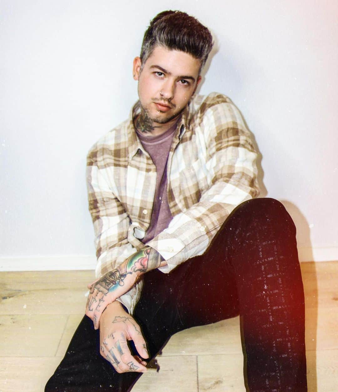 T・ミルズさんのインスタグラム写真 - (T・ミルズInstagram)「felt sassy... might delete later (album out in 3 days)」10月21日 1時49分 - travismills