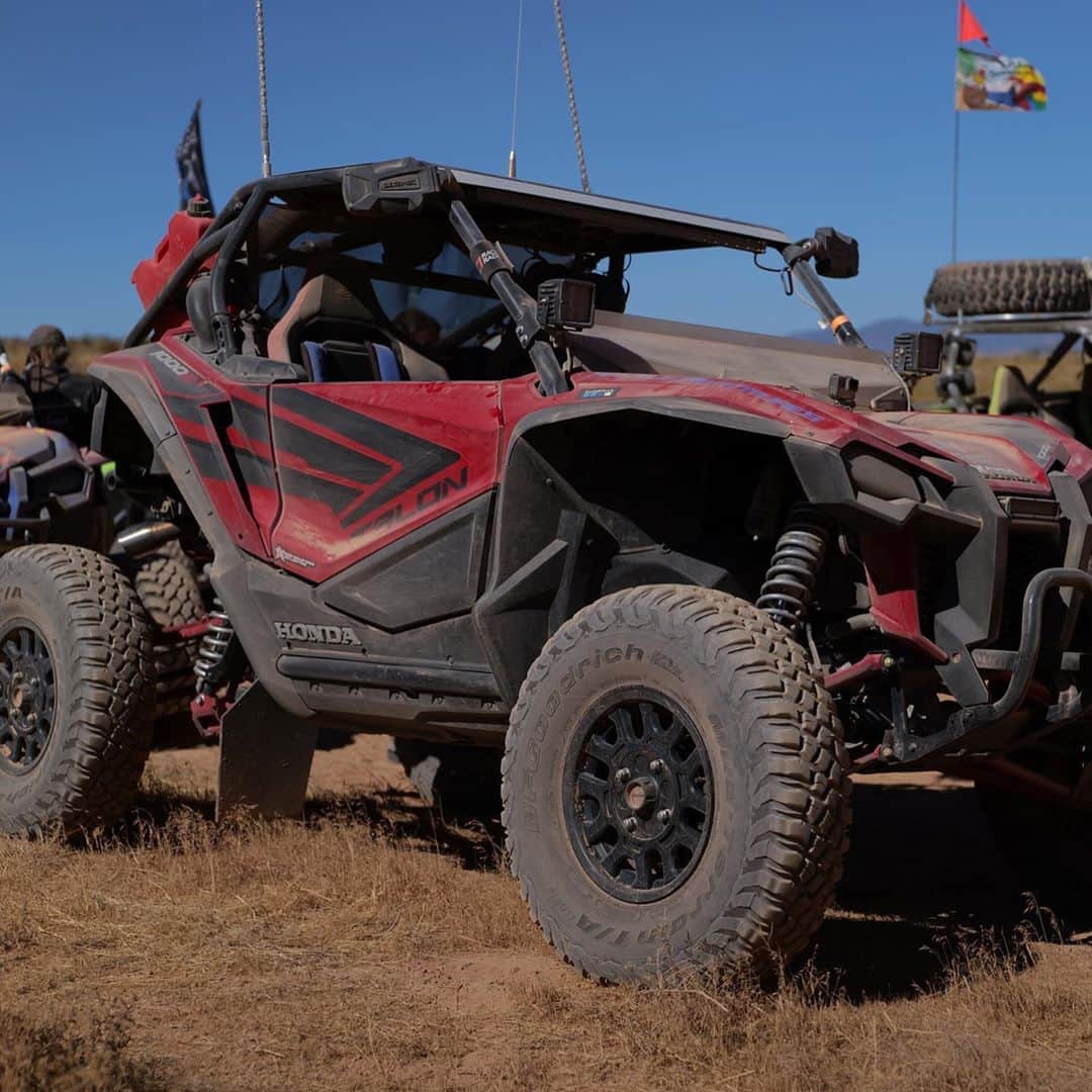 Honda Powersports USさんのインスタグラム写真 - (Honda Powersports USInstagram)「This past weekend @jsportsxs and @hondaoffroadracing held the first annual #talontakeover in Southern Utah, just outside of Sand Hollow. Great to see this enthusiasm in the Talon community, and there are plans to make it an annual event. Will you attend next year? #hondasxs #betteronahonda」10月21日 2時24分 - honda_powersports_us