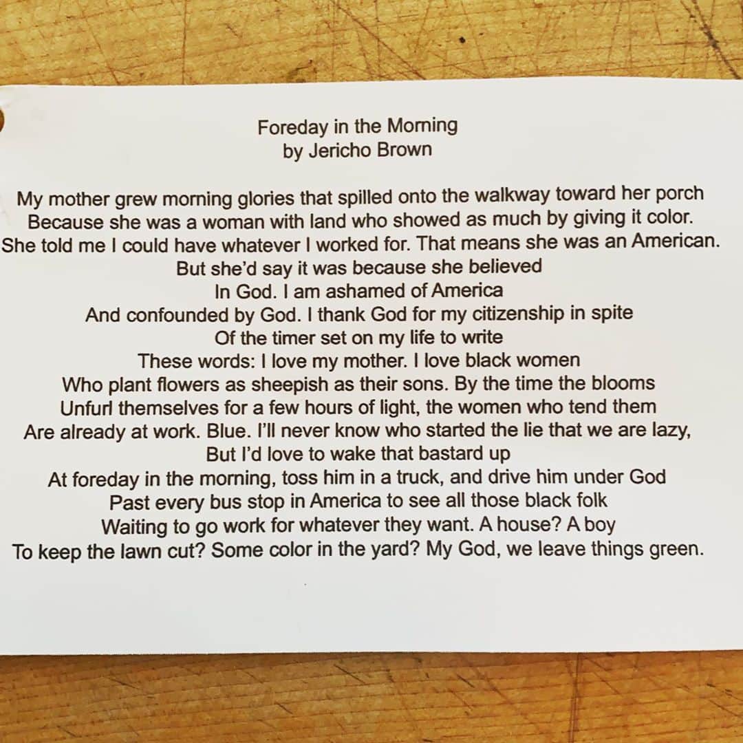 レイチェル・レフィブレのインスタグラム：「Thank you @ediblegardensla for including this beautiful poem in my farm box this week. Grateful beyond the gorgeous produce I am blessed to enjoy each week. 💛  “Foreday in the Morning” by Jericho Brown @jerichobrown1」