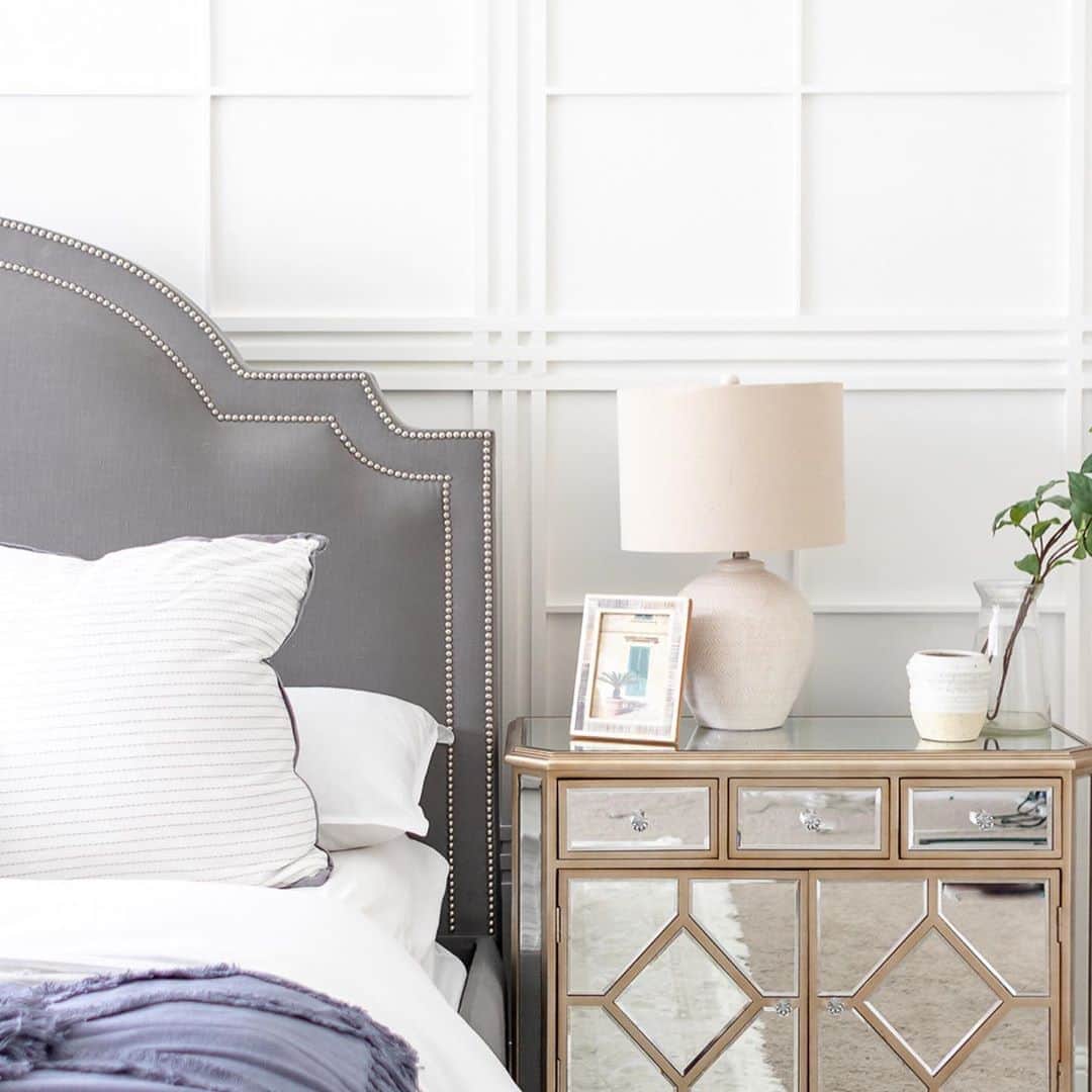 Grace Bonneyのインスタグラム：「Happy Tuesday! Thank you for tuning into the live yesterday ❤️. Torie @scotshillhouse and Gbeke @simplicityfordesigns Sharing before and  afters of these rooms and more in stories...」