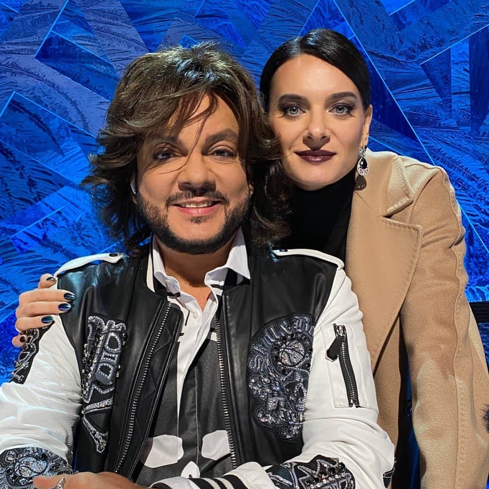 エレーナ・イシンバエワのインスタグラム：「12 лет мы знаем друг друга!🤗 ⠀ Дорогой @fkirkorov, я как сейчас помню русский дом в Пекине и Ваши слова после моей Победы! ⠀ Как же приятно, когда есть такая мощная поддержка ❤️ ⠀ Очень рада была сегодня с вами вместе, судить шоу @ice_1tv. ⠀ Творческих вам успехов и новых супер хитов! 🤗 ⠀ We have known each other for 12 years!🤗 ⠀ Dear @fkirkorov, I still remember the Russian house in Beijing and Your words after my Victory! ⠀ How nice when there is such strong support ❤ ⠀ I was very happy to be with you today, judging the show @ice_1tv. ⠀ Creative success to you and new super hits! 🤗」