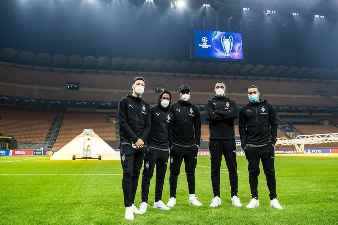 ボルシア・メンヒェングラートバッハさんのインスタグラム写真 - (ボルシア・メンヒェングラートバッハInstagram)「🏟 Smells like CHAMPIONS LEAGUE 💥🇮🇹✌🏼 #dieFohlen #UCL #sansiro」10月21日 3時07分 - borussia