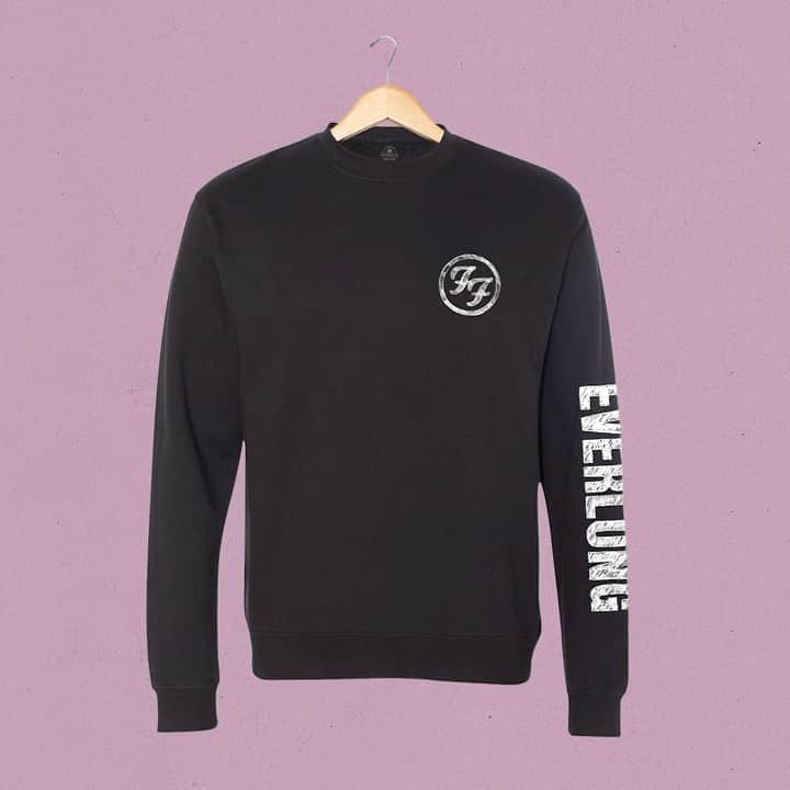 フー・ファイターズのインスタグラム：「THE SECOND FOO FIGHTERS 25TH ANNIVERSARY MERCH CAPSULE IS OUT NOW! 🛸 The capsule features previously archived & new designs, artwork from album packaging or a re-imagination of existing art honoring each full length studio album and more! Shop the collection now at link in bio. #FF25」