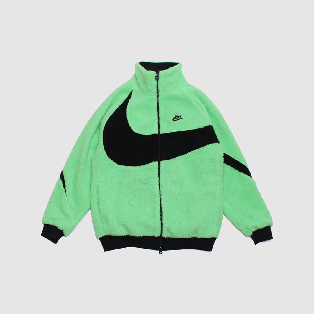 A+Sのインスタグラム：「2020. 10. 23 (fri) in WEB STORE  ■NIKE NSW VM SWSH FULL ZIP JKT COLOR : I.GREEN SIZE : SMALL - 3X LARGE PRICE : ¥12,000 (+TAX) ※実店舗では2020年10月30日(金)より発売となります。  寒い日も存在感のあるスタイル。 ナイキ スポーツウェア ジャケットは、大きなロゴで個性をアピールするリバーシブルデザイン。外出のたびにイメージチェンジを楽しめます。フレンチテリー素材とタフタ素材が寒い日も暖かい着心地を保ちます。  A style that has a strong presence even on cold days. The Nike Sportswear Jacket has a reversible design with a large logo that emphasizes your personality. You can enjoy a makeover every time you go out. French terry and taffeta materials keep you warm and comfortable even on cold days.  #a_and_s #NIKE #NIKEBIGSHOOSH #NIKENSWVMSWSHFULLZIPJKT」