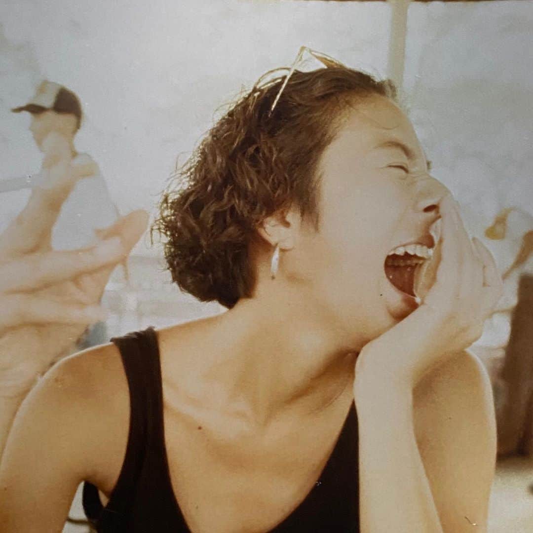 RIKACOさんのインスタグラム写真 - (RIKACOInstagram)「. 20代前半タイにアクション映画で缶詰になっていた時のやつ〜 暑かったな。。 まだタバコも吸ってた 今じゃあ煙もアレルギー的な😆人間って色々経験するとナチュラルになるよ😆😄😉 . これ本当だよ😊 #80s  #思い出 #ムービー #タイ #rikaco_fashion」10月21日 12時57分 - rikaco_official