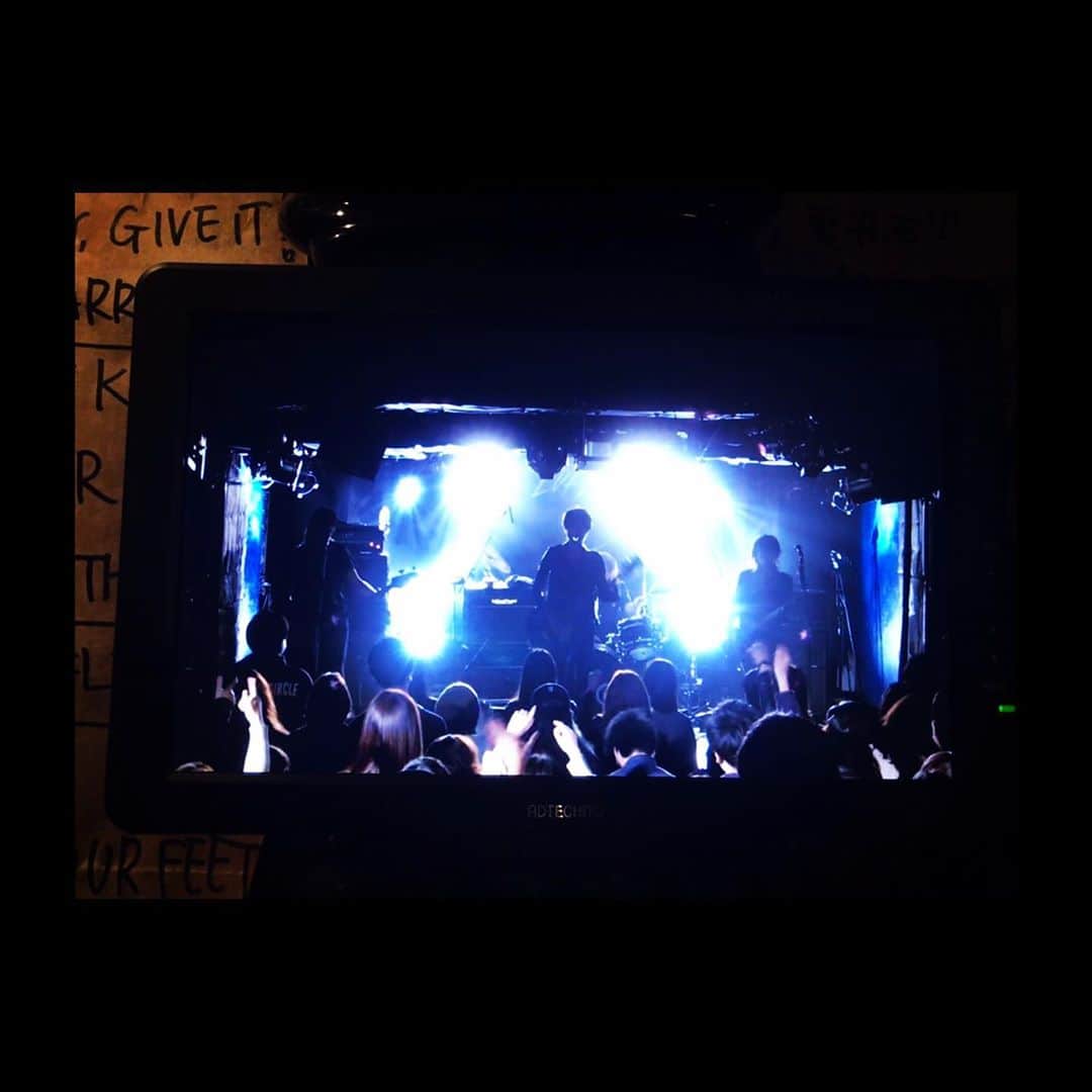 渡邊一丘のインスタグラム：「ライブしました。来てくれたみなさんとライブを共有しました。久方ぶり。」