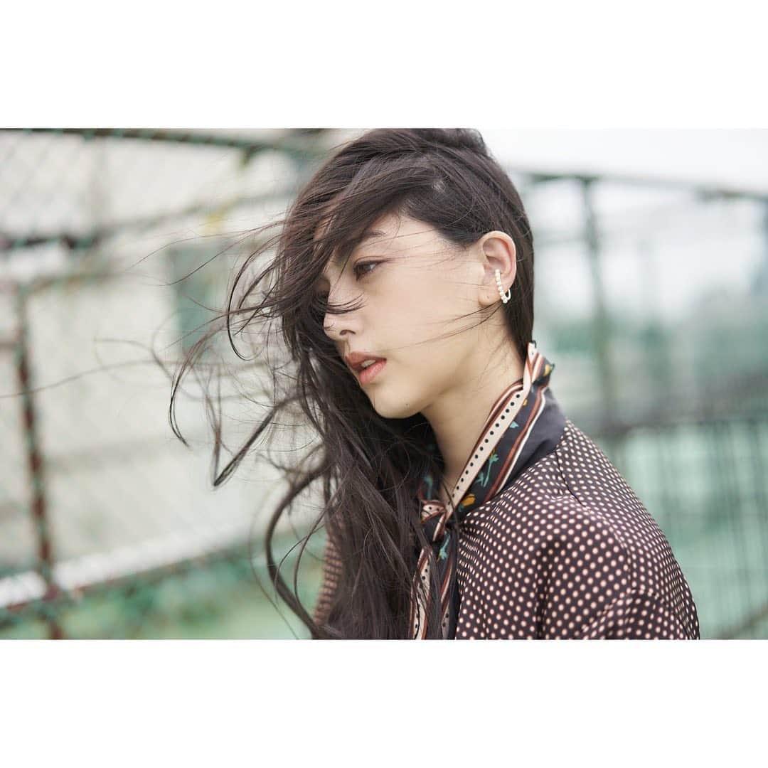 松野井雅（原紗央莉）さんのインスタグラム写真 - (松野井雅（原紗央莉）Instagram)「風とお友だち🍃 #めざまし美女図鑑 ( @mezabijo )ありがとうございました😊 ・ ・ #Model：松野井雅 Photographer：屋山和樹 ( @yayamax88 ) Hair & #Makeup：いまばやしまりな ・ ・ #めざまし美女 #mezabijo #グラビア ( @friday_gra ) #FRIDAYデジタル #フライデーデジタル #goodluckday #photography #portrait #tokyo #elegant #actress #牙狼 #garo #fromHiroshima #saunner #running #ilovecats #quarter #germany #beauty #美人すぎる #美女 #綺麗なお姉さん」10月21日 12時59分 - miyavimatsunoi