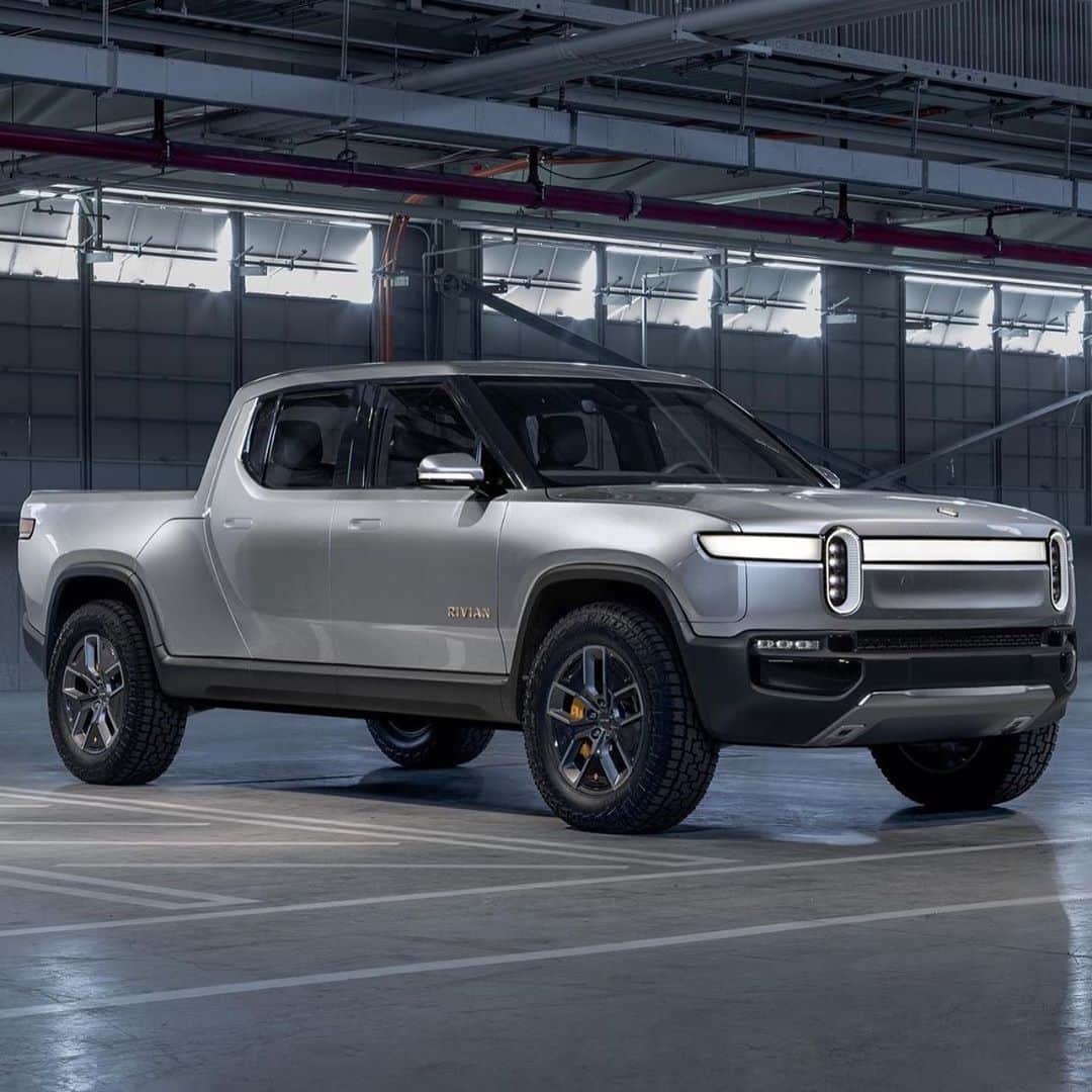 CARLiFESTYLEさんのインスタグラム写真 - (CARLiFESTYLEInstagram)「Which electric pickup truck for you? 1. GMC Hummer EV 2. Tesla Cybertruck 3. Rivian R1T #carlifestyle #pickuptruck」10月21日 13時01分 - carlifestyle