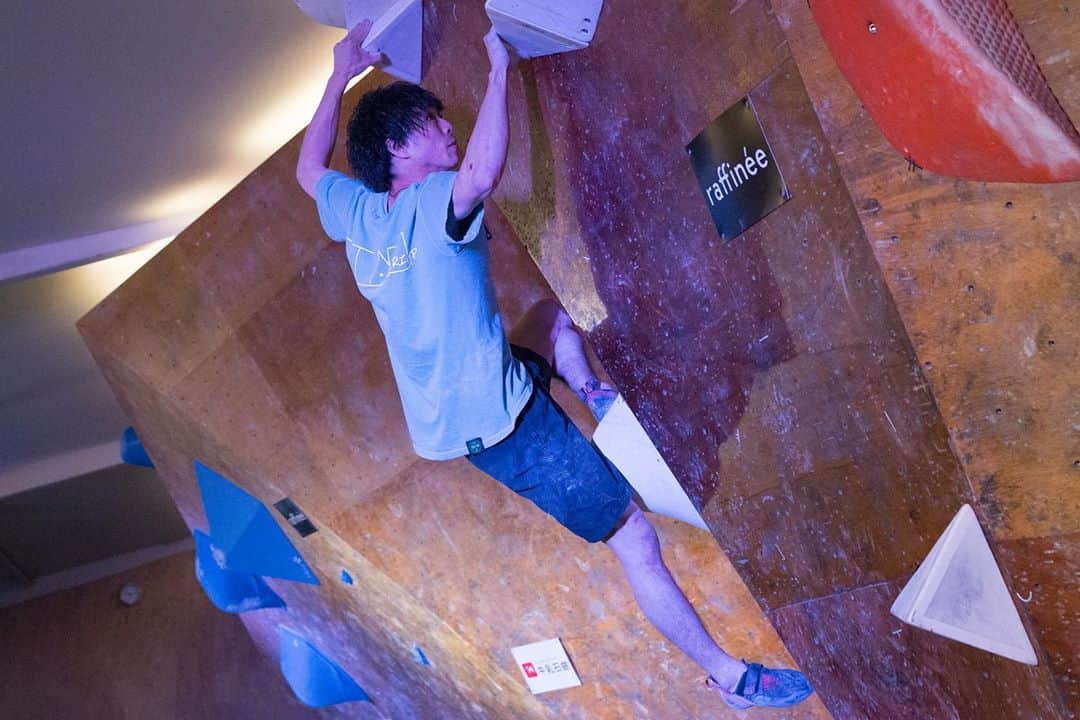 石松大晟のインスタグラム：「・﻿ ボルダーバトル⚔️﻿ 久しぶりのコンペ楽しかったな。﻿ ﻿ #climbing #boulderbattle #bouldering #sportsclimbing #fishandbird #climbing_pictures_of_instagram #climbing_photos_of_instagram #クライミング #ボルダーバトル #ボルダリング #スポーツクライミング」