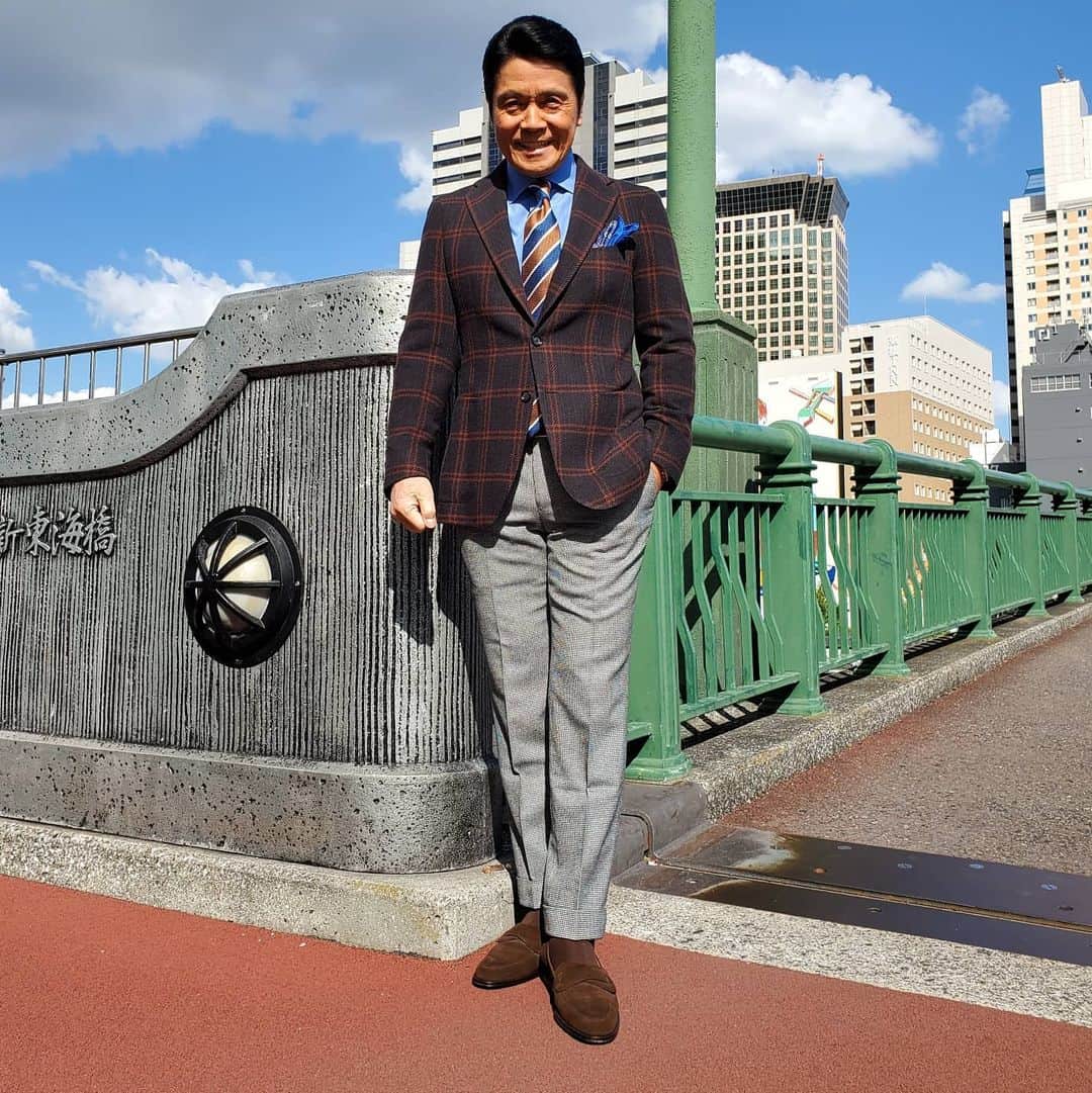 峰竜太のインスタグラム：「#アド街ック天国#jacket#tagliatore #shirt#doone#tie #charvet #pants#vigano #shoes #ehzobonafe」