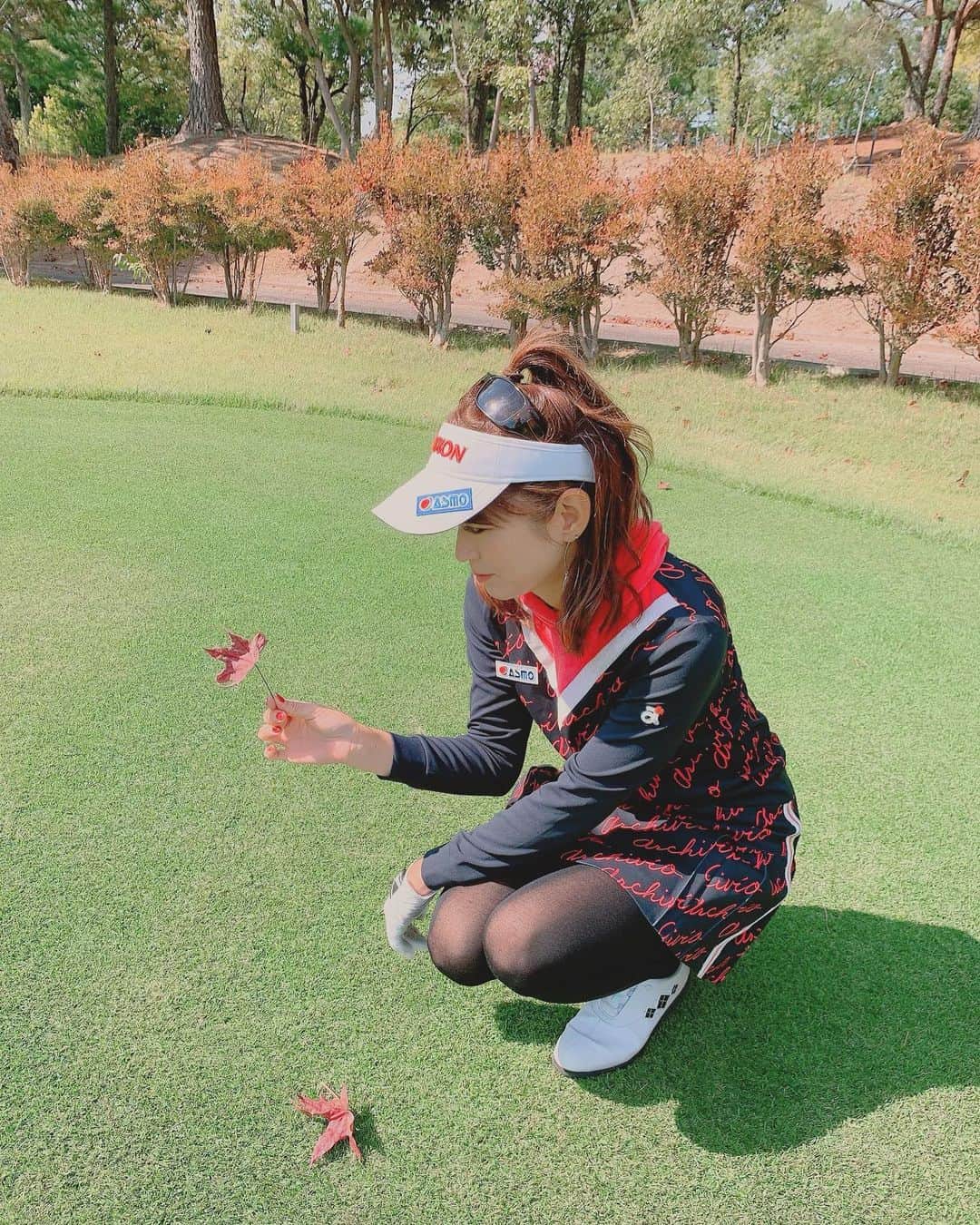 坂之下侑子さんのインスタグラム写真 - (坂之下侑子Instagram)「🍁💛 #紅葉 #見つけました #秋ですね🥰 #女子プロゴルファー #プロゴルファー #ゴルフ #golf #⛳️」10月21日 13時37分 - yukiko_s0403