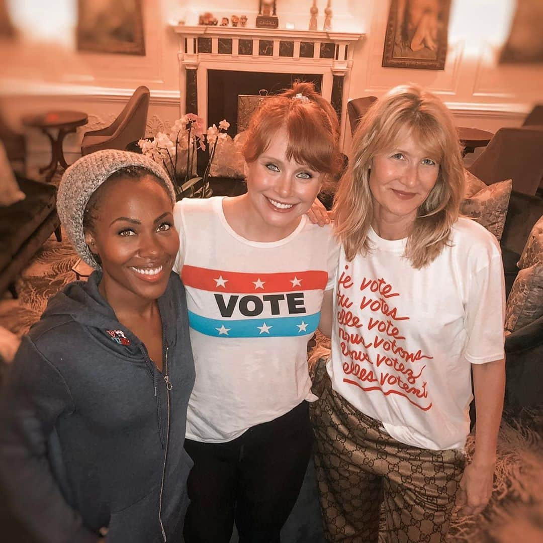 ブライス・ダラス・ハワードさんのインスタグラム写真 - (ブライス・ダラス・ハワードInstagram)「Meet my #JurassicWorld Voting Squad 👊 @lauradern, #DeWandaWise, and I have made the pledge to vote in this year’s upcoming election — how about you? ⁣ ⁣ Thank you @jessicachastain (hi twin!) for nominating me! To keep the chain going, I challenge @violadavis, @natalieportman, and @realronhoward. ⁣ ⁣ What is the #VotingSquad Challenge? The one and only @michelleobama is leading the charge to get folks to the polls. She says, “Making sure our friends and family have a plan to vote will make all the difference in this election. So, here’s my challenge to you: text three people in your life today who might not vote and ask them to join your #VotingSquad and make a plan to vote together.” ⁣ ⁣ To my fellow New Yorkers, remember that the early voting period runs from October 24 to November 1. And if you’re outside of New York State, you can find all relevant voting resources at whenweallvote.org/vrh⁣ ⁣ Photo Credit: The incomparable Sam Neill (@samneilltheprop)」10月21日 5時08分 - brycedhoward