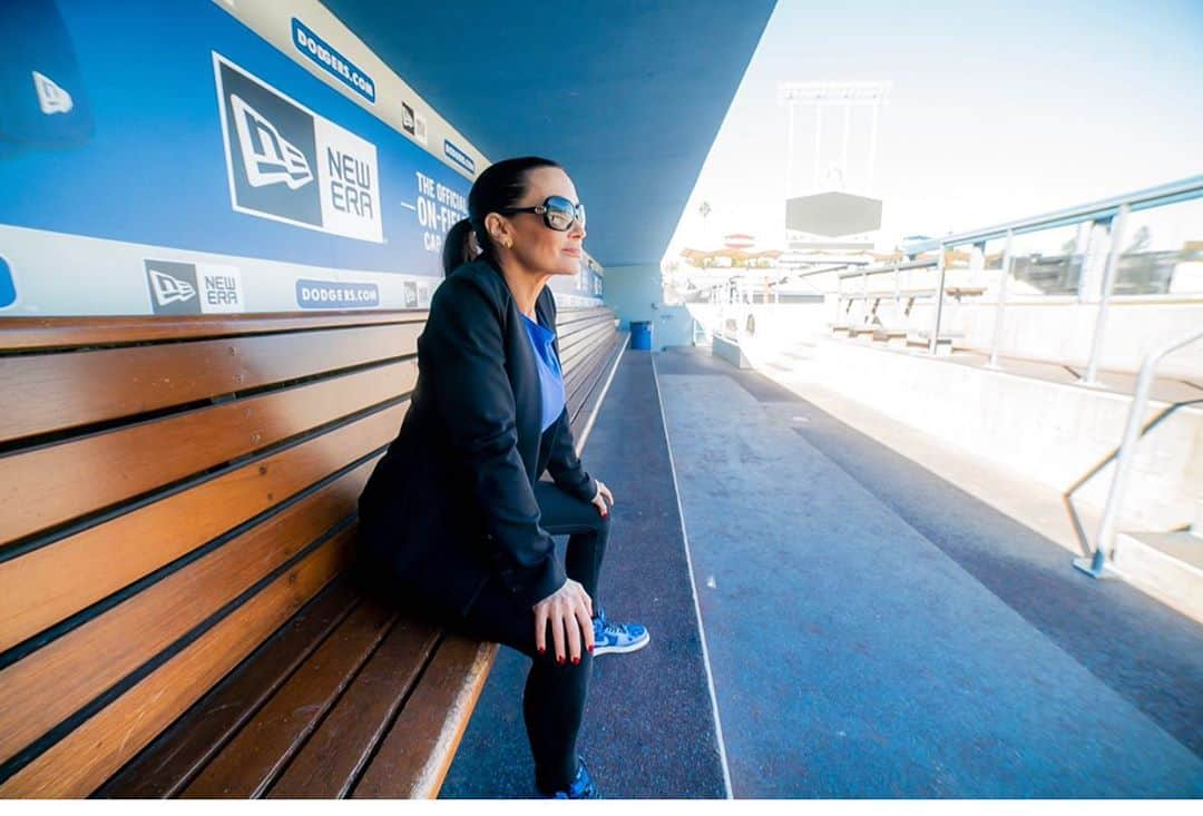 リサ・アンさんのインスタグラム写真 - (リサ・アンInstagram)「Ready for the #WorldSeries like ...  #dodgersstadium」10月21日 5時12分 - thereallisaann