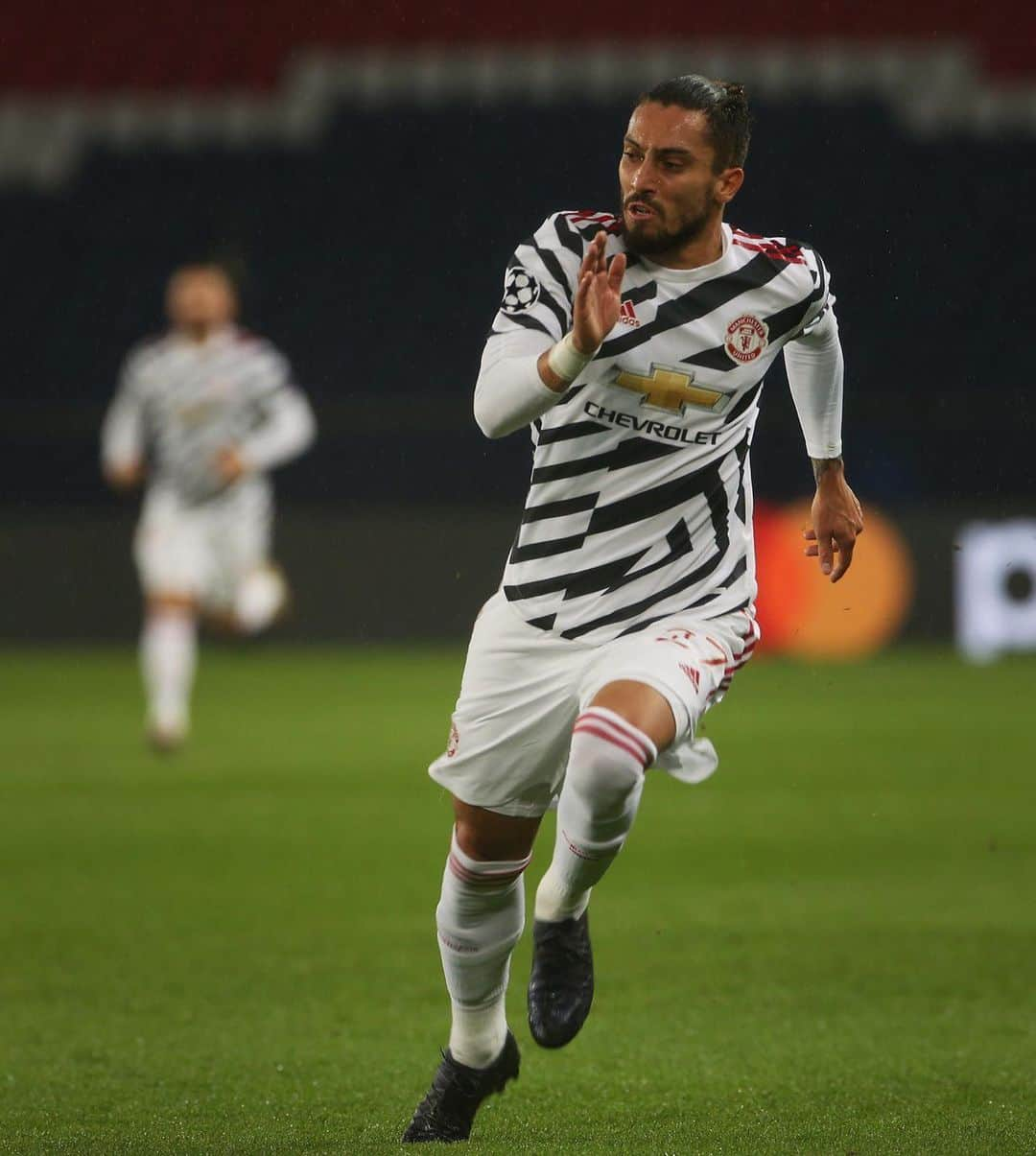 マンチェスター・ユナイテッドさんのインスタグラム写真 - (マンチェスター・ユナイテッドInstagram)「📸 Second-half action at Parc des Princes 🇫🇷 #MUFC #ChampionsLeague」10月21日 5時27分 - manchesterunited