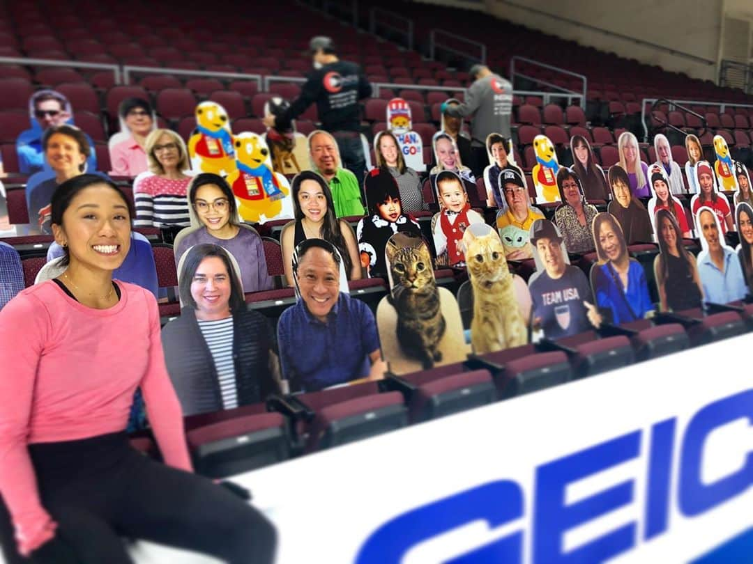 ジェシカ・カラランさんのインスタグラム写真 - (ジェシカ・カラランInstagram)「saw some familiar faces in the crowd today 🤗 thank you @usfigureskating for allowing my family to “watch” us this week at #SkateAmerica !! 🇺🇸」10月21日 5時29分 - jessicacalalang