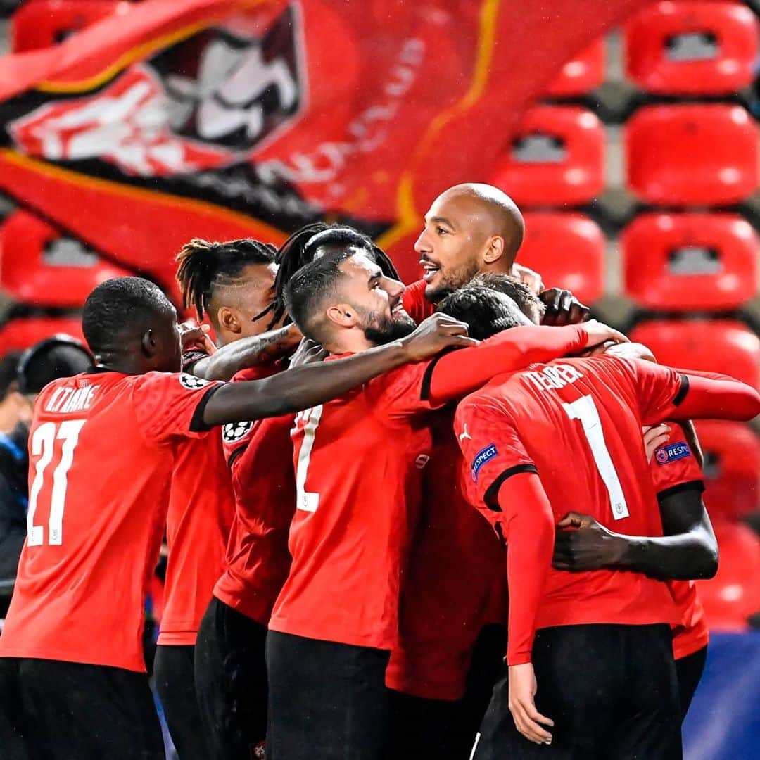 UEFAチャンピオンズリーグさんのインスタグラム写真 - (UEFAチャンピオンズリーグInstagram)「🔴⚫ Rennes celebrate scoring their first-ever #UCL goal! 🎉  ⚽ Sehrou Guirassy」10月21日 5時39分 - championsleague