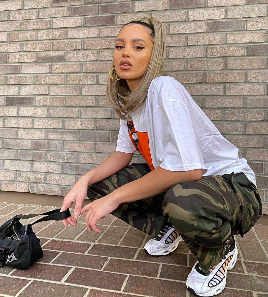 Val Mercadoのインスタグラム：「Don’t make me go super saiyan✨✨@boohoomanofficial」