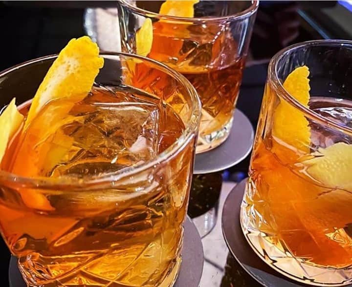 The Venetian Las Vegasさんのインスタグラム写真 - (The Venetian Las VegasInstagram)「Start off your night at @thedorsey_lv with a classic Old Fashioned. #cocktails #oldfashioned  📷: ispastaacarb」10月21日 6時00分 - venetianvegas