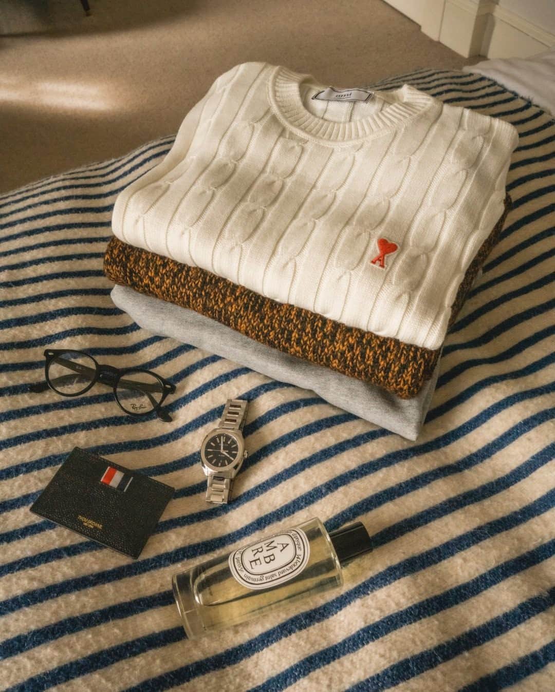 MR PORTERのインスタグラム：「It's sweater weather (there, we said it) which means it's time to upgrade your knitwear. We've pulled together some of our favourite knits to wrap up in 🧶 (link in bio)」