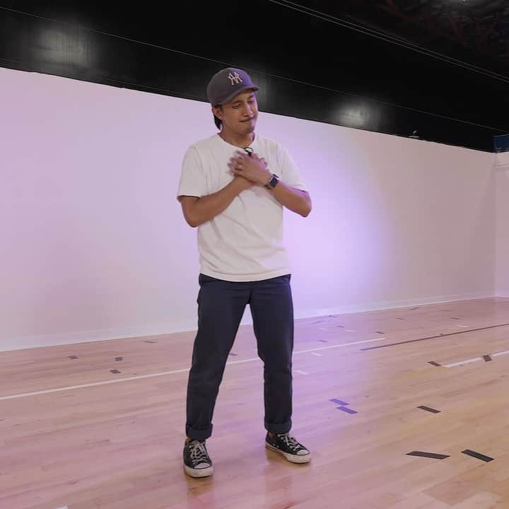 ショーン・エバリストのインスタグラム：「Some of my choreography up on @buildingblock_ 360 💫Subtle things, you know.  Online classes from some great artists across many different forms and styles within dance and more, including some stuff from myself🙏🏽   Music used for this choreo is from the talented @whoisumi 🦋Album is 🌊」