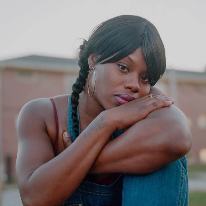 ニューヨーク近代美術館のインスタグラム：「“You don't often see these normalized experiences of Blackness—Blackness on a daily basis."  Weaving together portraits and landscapes, alongside found images, #NewPhoto2020 artist @zorajmurff’s "At No Point in Between" presents a community that has been shaped by racist policies and a legacy of injustice.  The series takes as its subject the historically Black neighborhood of North Omaha, Nebraska. Murff locates his investigation of this particular place within a larger American narrative of violence. By “creating a collection of images scrutinized in both their historical and contemporary contexts,” Murff explains, “I metaphorically connect the body and the landscape, fast and slow violence.”  Discover a new perspective at the link in our bio, or moma.org/newphoto2020 --- 📸 Zora J Murff. Photographs from the series "At No Point in Between." 2018. Courtesy the artist. © Zora J Murff」