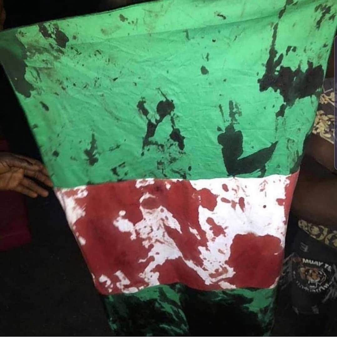 Fuse ODGのインスタグラム：「Very disturbed by what's happening in Nigeria..Innocent people being killed for standing up for their basic human right. The silence from other African leaders is very loud and deafening..but THE PEOPLE will PREVAIL!!   #EndSARS #ENDPOLICEBRUTALITY #EndBadGovernance」