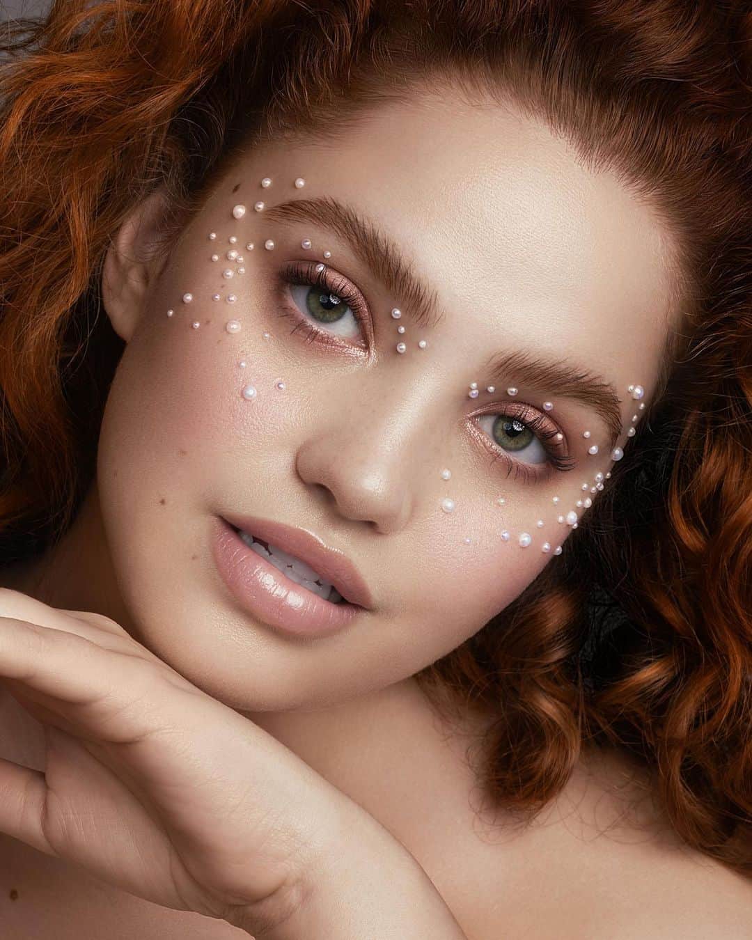 ブリー・キッシュのインスタグラム：「🩰 @zsuttonphoto @ayanojhair @makeupbyyukina @alekaretouching」