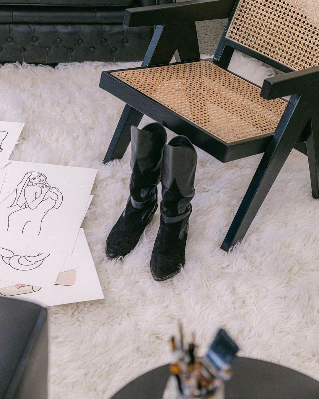 SPELLさんのインスタグラム写真 - (SPELLInstagram)「Our Jessie Jane Boots sitting perfectly in @coris.evans lounge room 🖤」10月21日 8時13分 - spell