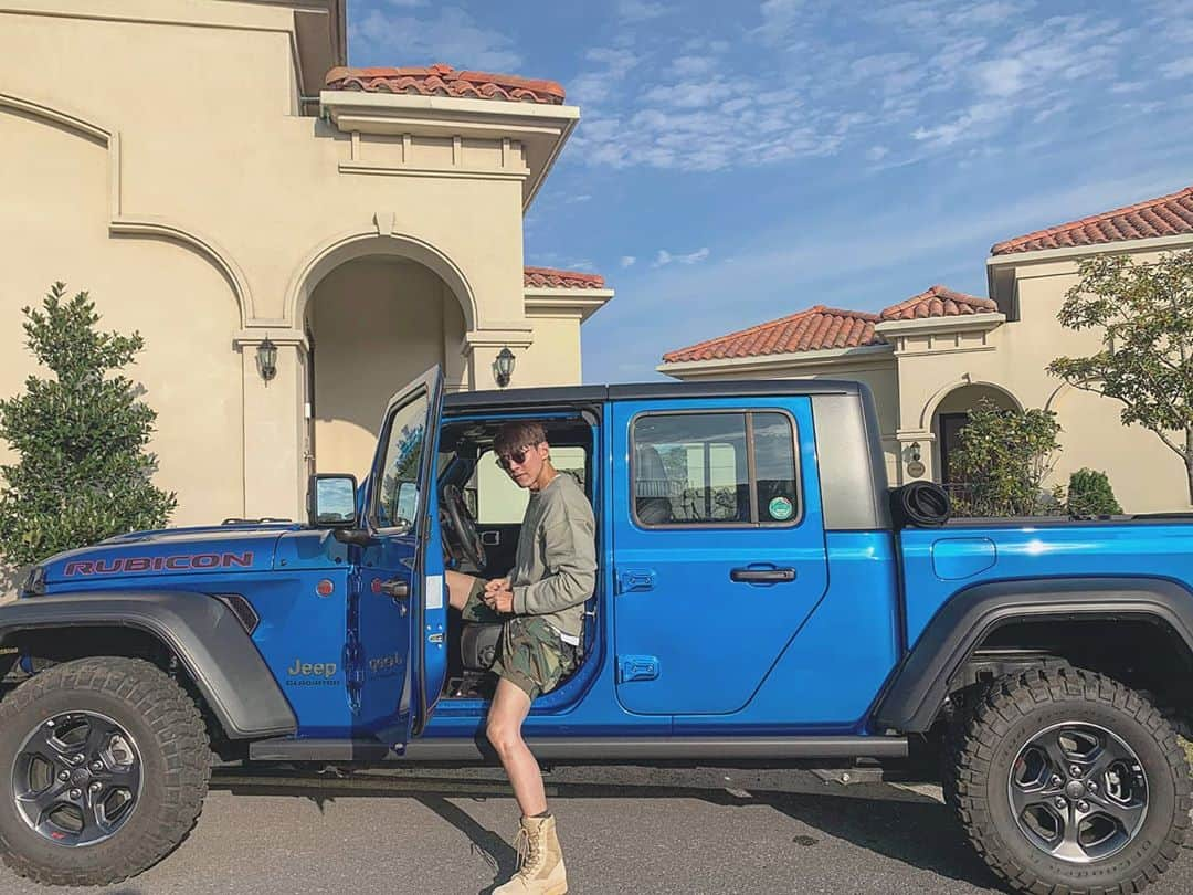 ソン・ジェヒさんのインスタグラム写真 - (ソン・ジェヒInstagram)「모험의 시작  #지프 #JEEPTRIBE #지프족 #지프랭글러 #지프글래디에이터  #jeep #jeepgladiator  [차량지원: 지프코리아 @JEEPKOREA]」10月21日 8時52分 - songj1211