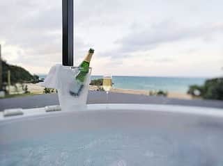 のインスタグラム：「ルームサービスも美味しい。  #morning  #travel  #relax  #bathtime  #okinawa」