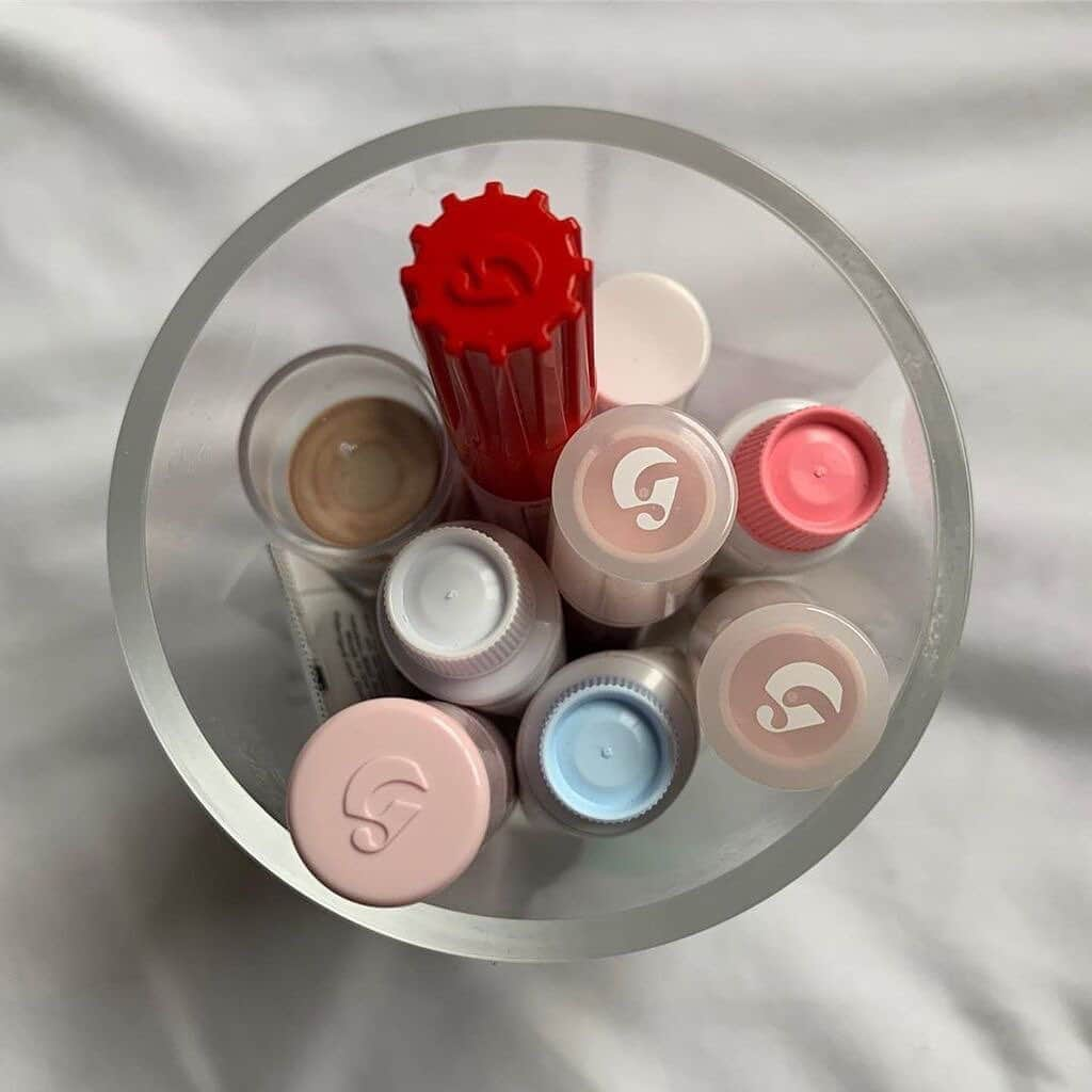 Glossierさんのインスタグラム写真 - (GlossierInstagram)「Keep ’em close 🤗」10月21日 9時06分 - glossier