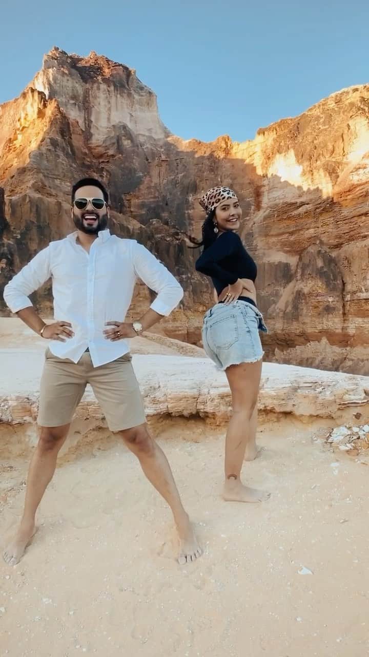 Gabriela Salesのインスタグラム：「Brincalhonah kkk @arthurbenozzati ❤️」