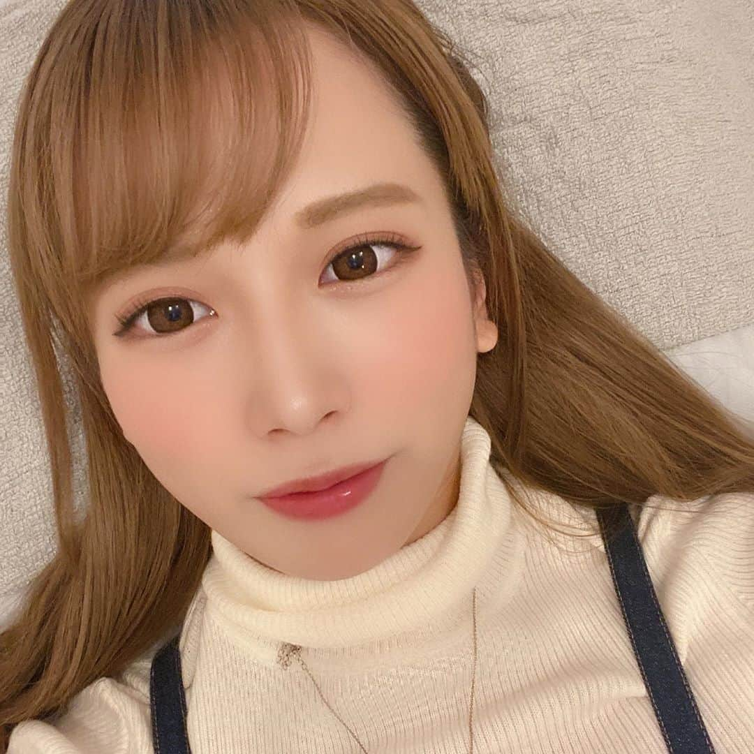 桜りんさんのインスタグラム写真 - (桜りんInstagram)「Cieloさんへいってきました〜💓 . . 顔のシュガーリングと光脱毛してもらいました♡ 終わったあと、つるつるもちもちになってて、感動しました😍  . . 初のシュガーリングは慣れてくると気持ちよくなりました☺️  . . 化粧ノリも良くなって大満足です❣️ ありがとうございました✨ . @beautysalon.cielo @beautysalon.cielo.kawasaki . #シュガーリング　 #シュガーリング脱毛 #脱毛サロン　 #cielo  #美容脱毛」10月21日 9時31分 - rin__sakura