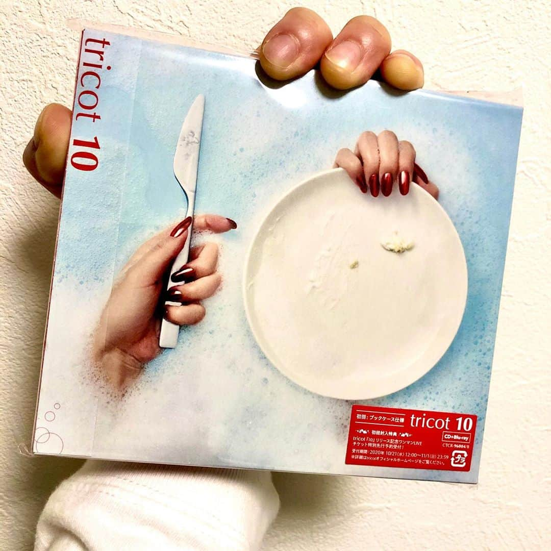 キダモティフォさんのインスタグラム写真 - (キダモティフォInstagram)「本日、アルバム「10」発売しました💿 よろしくお願いします  https://tricot.lnk.to/10_digi」10月21日 9時33分 - kida_m