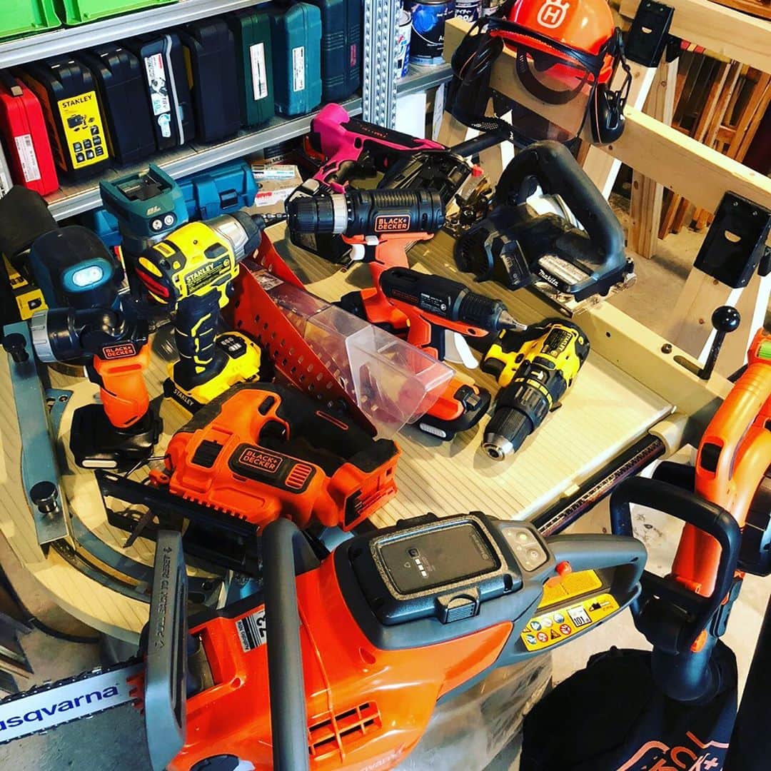 森泉さんのインスタグラム写真 - (森泉Instagram)「Cleaning out my tools 🧰 ✨ 工具の整理するのがストレス発散なの〜😆💦」10月21日 9時37分 - izumi.mori