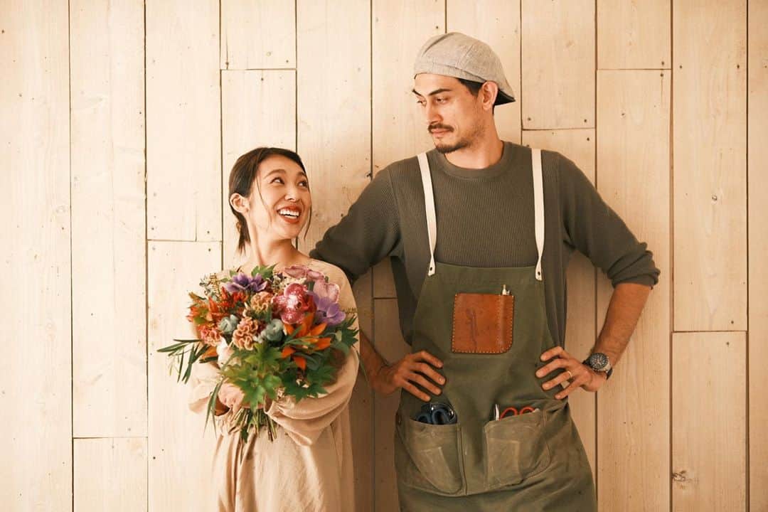 座間アキーバのインスタグラム：「It’s a family affair   photo @ramon_onizawa  #flowers #hanatombo #akivazama」