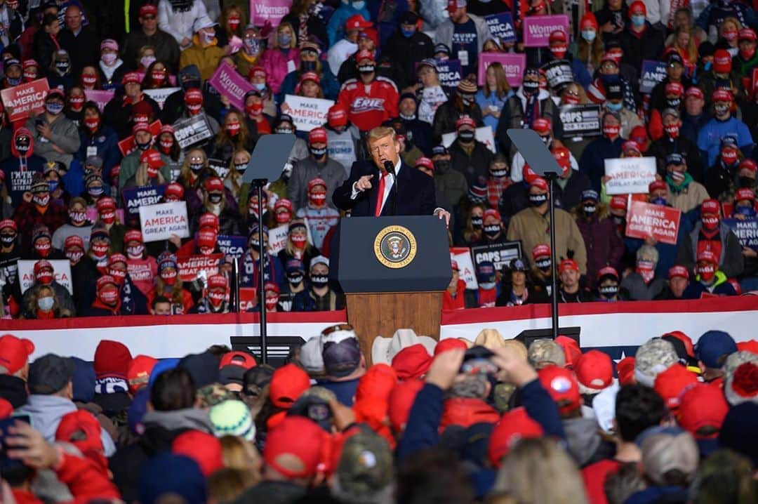 ドナルド・トランプさんのインスタグラム写真 - (ドナルド・トランプInstagram)「THANK YOU PENNSYLVANIA, I LOVE YOU! #MAGA」10月21日 10時01分 - realdonaldtrump