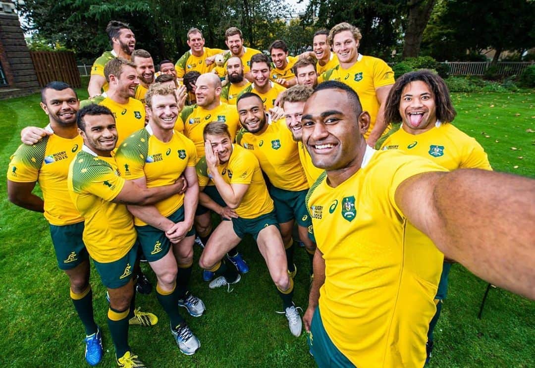 デビッド・ポーコックのインスタグラム：「2015: Loved being back playing rugby. Really enjoyable with the Brumbies and then an amazing tournament in the UK. The support we had was huge. So disappointing to come so close and fall short but I've never been part of a tighter team.」