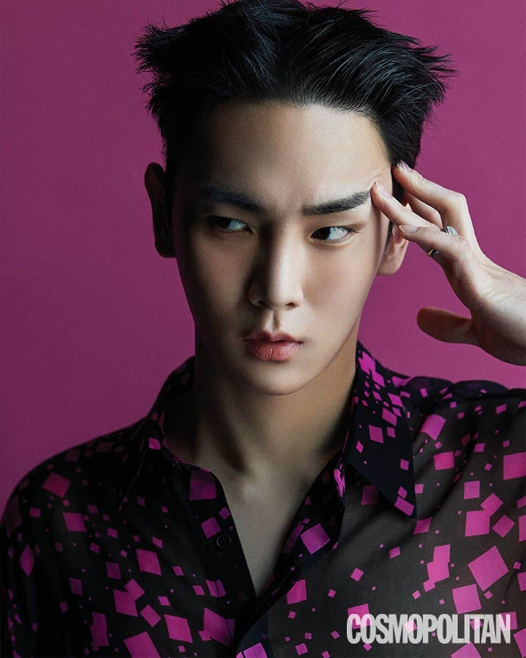 キー さんのインスタグラム写真 - (キー Instagram)「@cosmopolitankorea  niceeeee」10月21日 11時01分 - bumkeyk