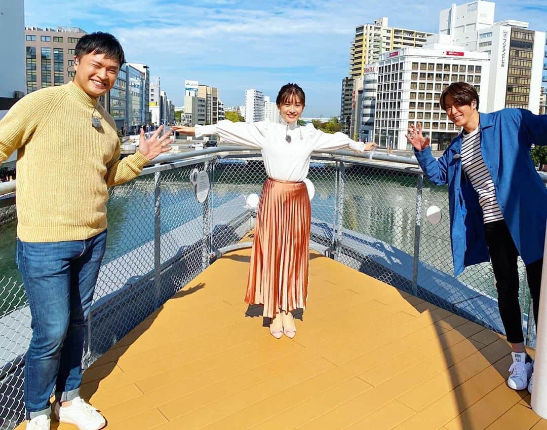 たけるさんのインスタグラム写真 - (たけるInstagram)「ソコトラ水曜日、ご覧頂きありがとうございました🙇‍♂️・ ・ billsの屋上テラス、桁違いの気持ちよさ✨・ ・ 昭和通りも那珂川も、いつもの風景が一段と美しく見えました☺️・ ・ ・ #しりとりカレー では #ルパ のランチセットをご紹介🍛✨・ ・ 店名は天国のお母様の名前。カレーでご家族を守りたい、そんなルパクさん渾身の逸品達。・ ・ フワモチナンと一緒にどうぞ🤲・ ・ 味のレポは後日 @spicy_takeru3 にて🤤・ ・ ・ さぁ次は明後日9日(金)‼️・ ・ 僕は大名から中継、#トーフィーパーク からお届けします✨ ・ ・ #ソコトラ #RKB #bills福岡 #ハルさん #本田奈也花 アナウンサー #TAKERU #たける #不動たける #ボイジャー #ウルトラマン #エントリーサービスプロモーション ・ ・ ・ 🆕カレーを愛でる為だけのアカウントはじめました🍛✨・ ・ @spicy_takeru3 ・ ・ カレー好きな方、よければフォローお願い致します＼(^o^) ／」10月21日 11時13分 - take_yan78